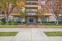 Building Photo - Beautiful Condo in Carrollton!