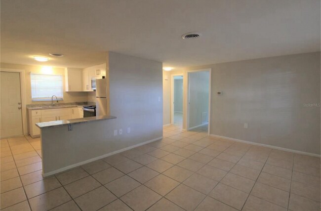 Building Photo - 605 Osceola Rd