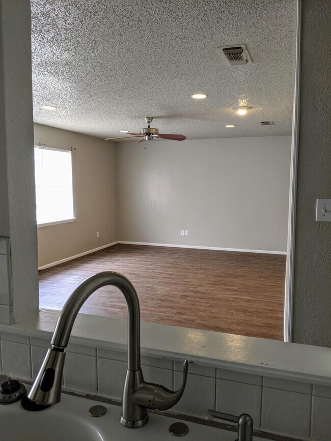 Building Photo - 5525 Fordham St