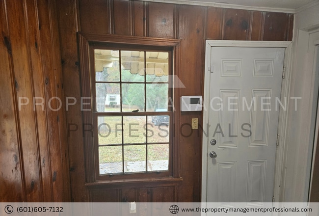 Building Photo - 2871 Fairhill Dr