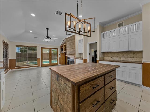 Building Photo - 2745 Salado Trail