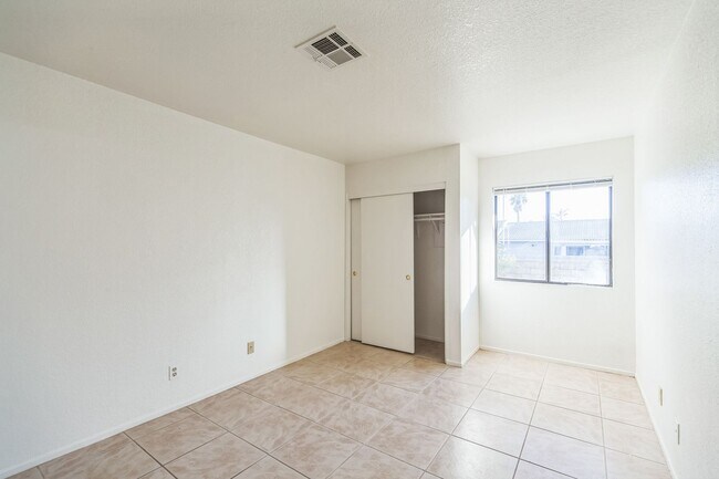 Building Photo - 78701 Ave 42