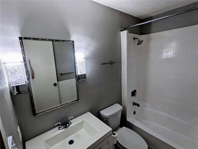 Building Photo - 2700 Bayshore Blvd