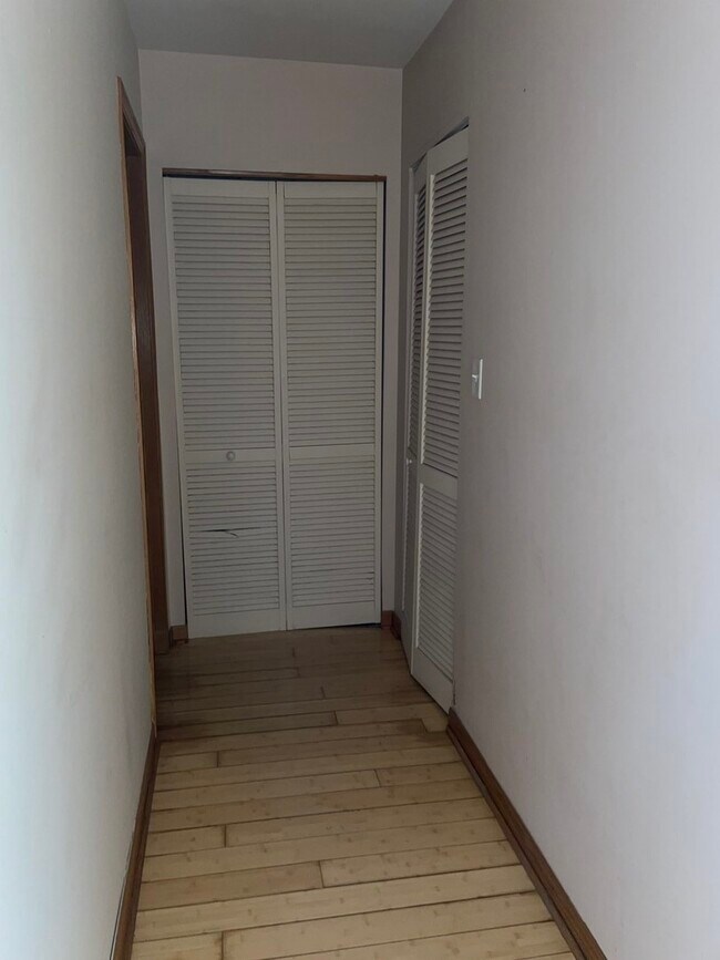Building Photo - 10544 Brooks Ln