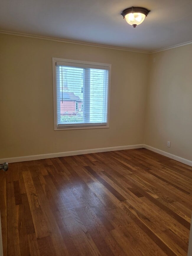 Building Photo - Remodeled Home 2 Blocks from Ocean Beach