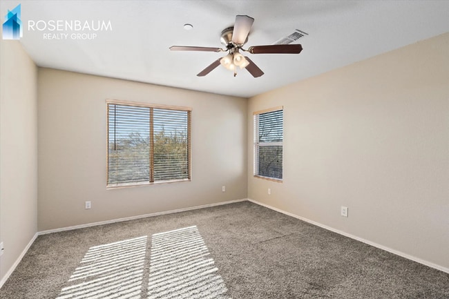 Building Photo - Charming 3-beds, 2.5-baths two-story home nestled in the desirable Tierra Del Paraiso community!