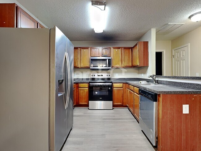 Building Photo - 25 Willow Lakes Dr