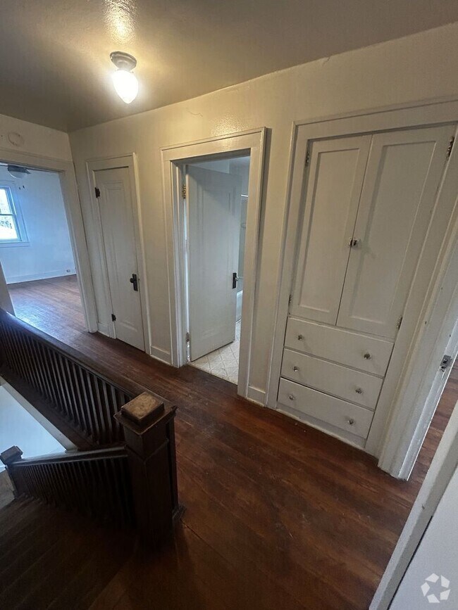 Building Photo - Washington Street Duplex