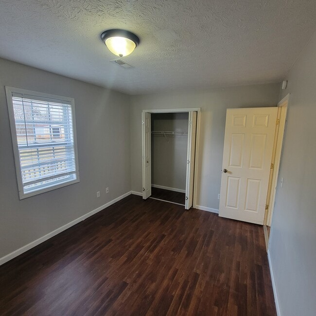 Building Photo - 1616 Linda Ave