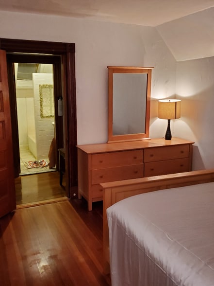 Building Photo - 11 Mather St