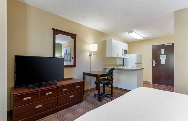 Building Photo - Furnished Studio-Livermore - Airway Blvd.