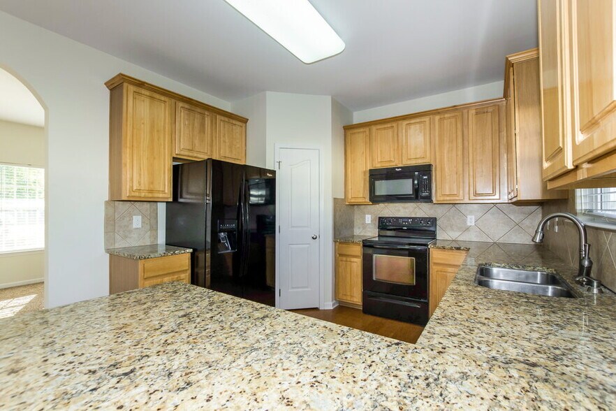 Building Photo - 4059 Clover Rd NW