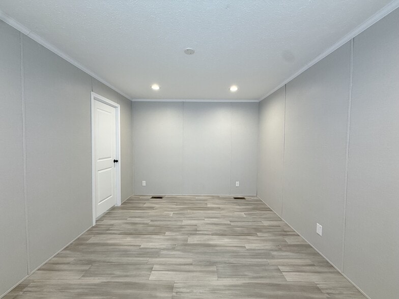 Building Photo - 52962 N Yorktown Ct