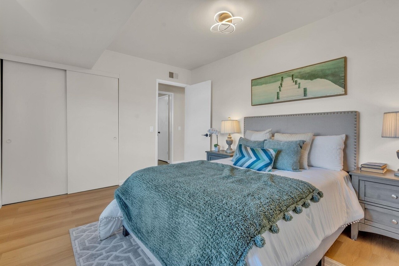 Building Photo - 7472 Blue Fox Way