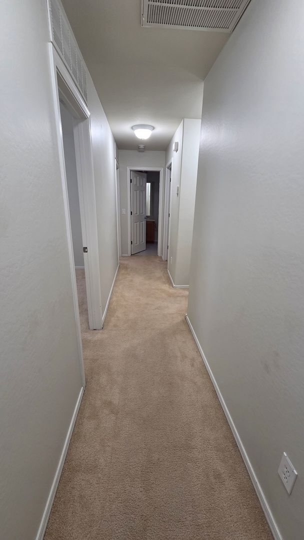 Building Photo - Resort-Style Amenities in Anthem Merrill Ranch!