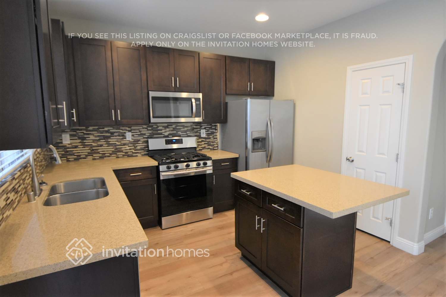 Building Photo - 1003 Pecos River Ave