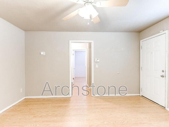 Building Photo - 501 S Santa Fe Dr