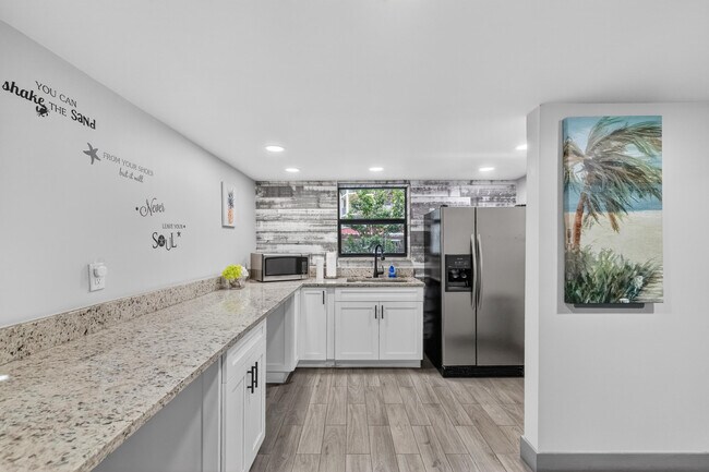 Building Photo - 2029 N Ocean Blvd