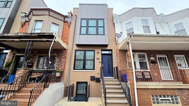 Building Photo - 5233 Chancellor St