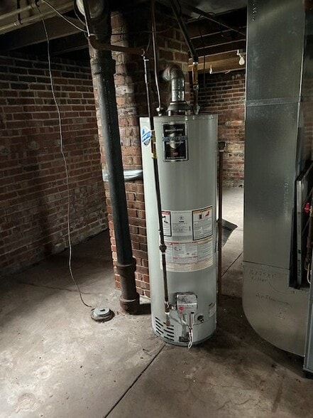 Building Photo - 853 N College St