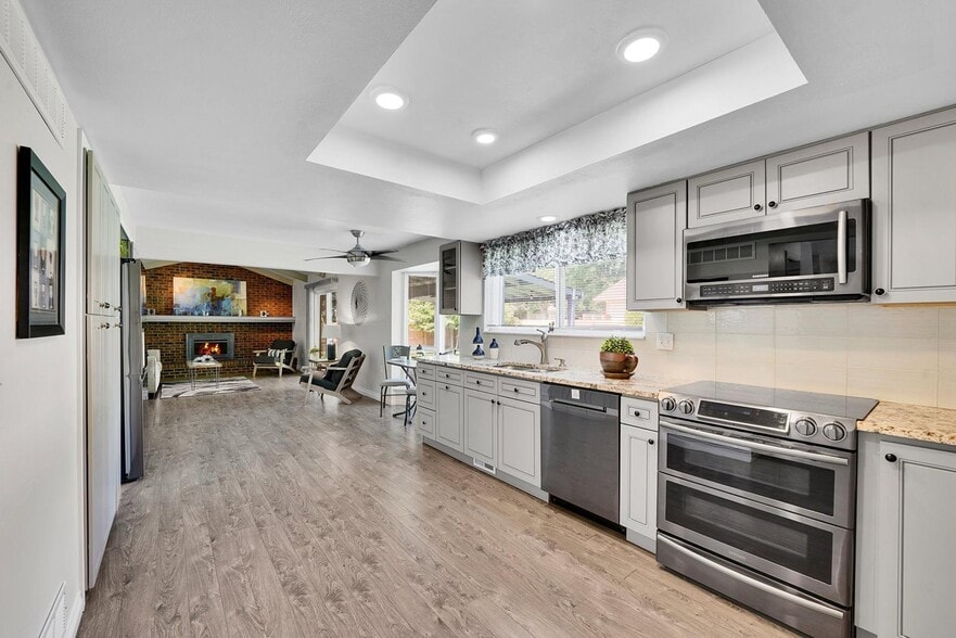 Building Photo - 7303 E Mercer Pl