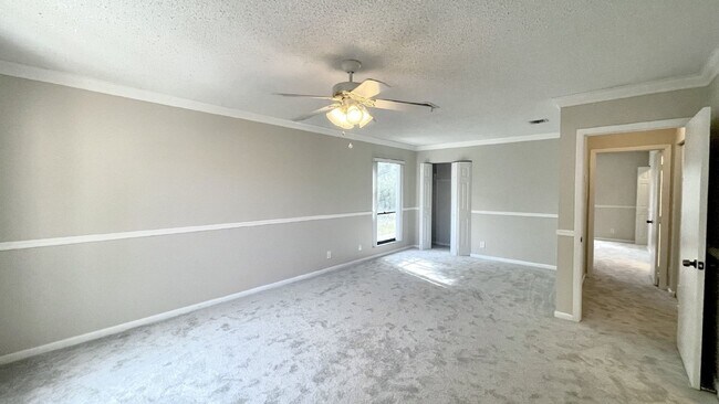 Building Photo - 501 Sandtree Dr