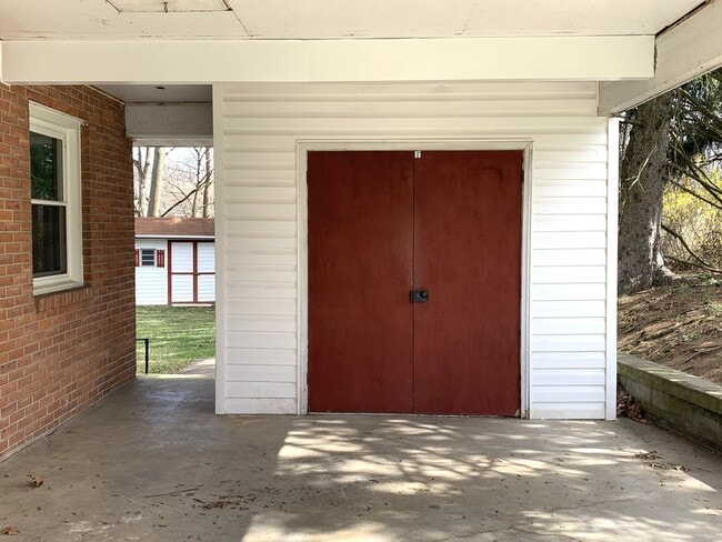 Building Photo - Charming 3-Bedroom, 1-Bath Single-Family Home