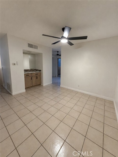 Building Photo - 2032 S Bon View Ave