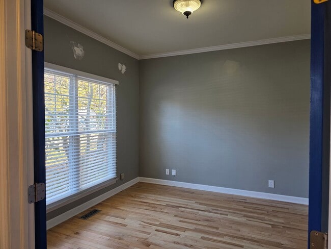 Building Photo - 4 Bedroom! Walk to Jim Warren Park, Franklin TN