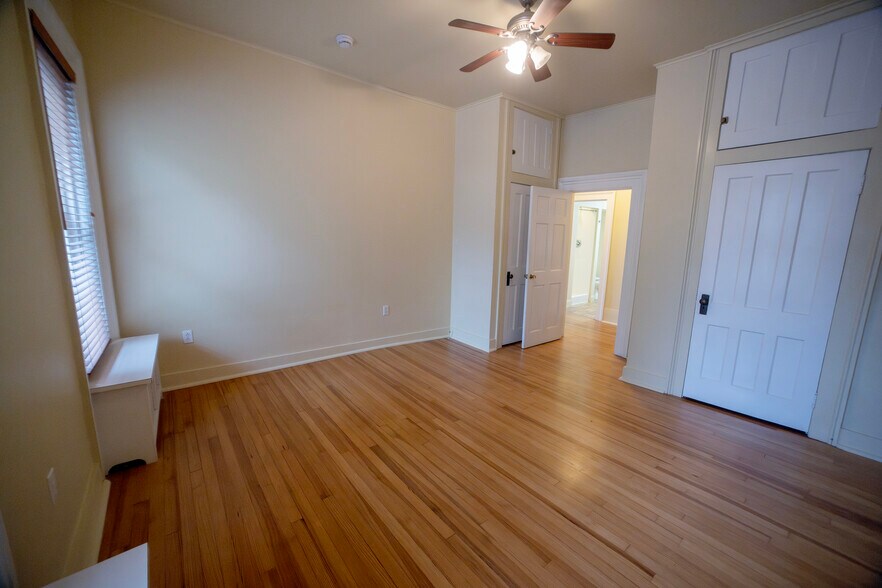 Building Photo - 208 Grand Ave