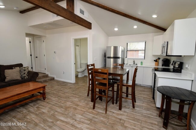 Building Photo - 2103 N Santa Rita Ave