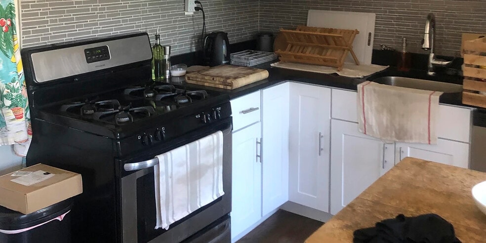 Building Photo - 2127 N Dayton St