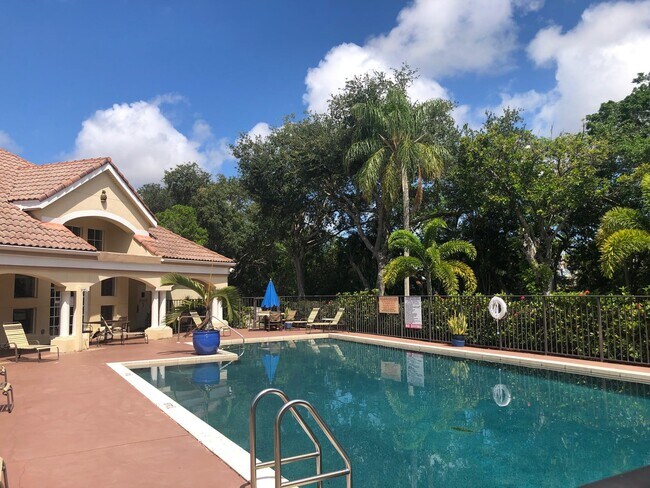 Building Photo - 815 Boynton Beach Blvd