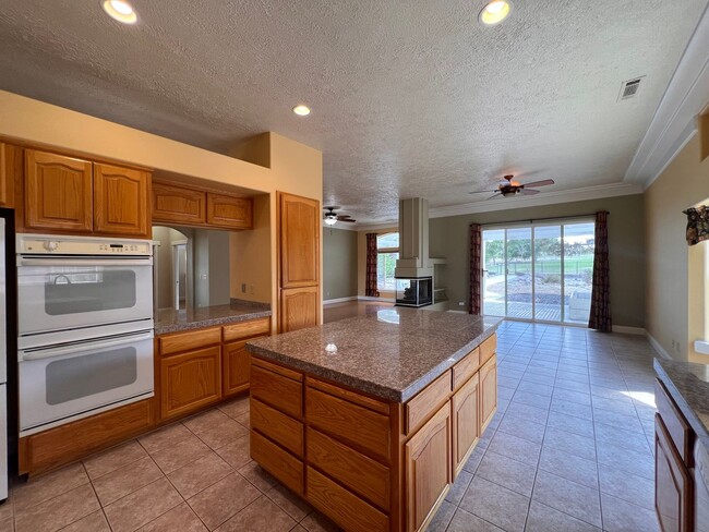 Building Photo - 3-bedroom home in Desert Lakes Golf Community