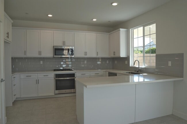 Building Photo - 35505 Sereno Ln