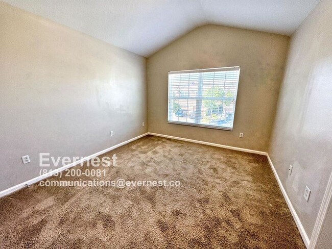 Building Photo - 26541 Castleview Way