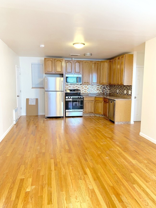 Building Photo - DUPONT STREET