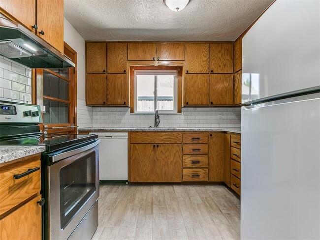 Building Photo - 1507 Avondale Dr
