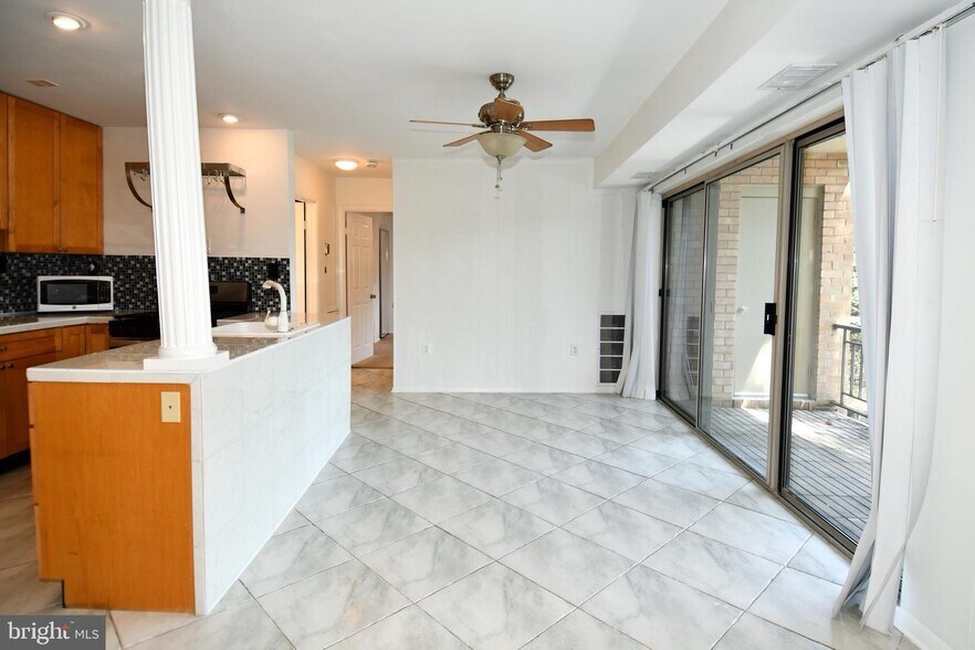 Building Photo - 12415 Braxfield Ct