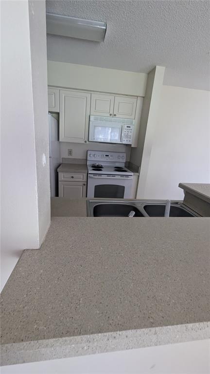 Building Photo - 1222 Bermuda Lakes Ln