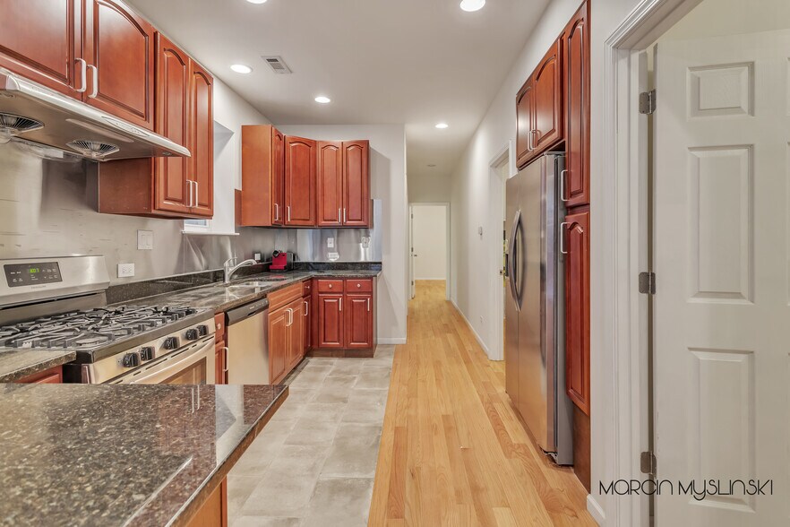 Kitchen - 602 W 26th St