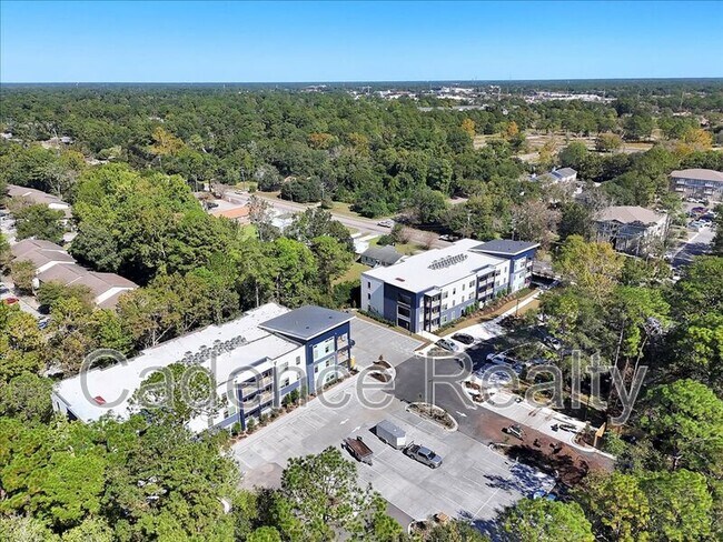 Building Photo - 610 S Kerr Ave