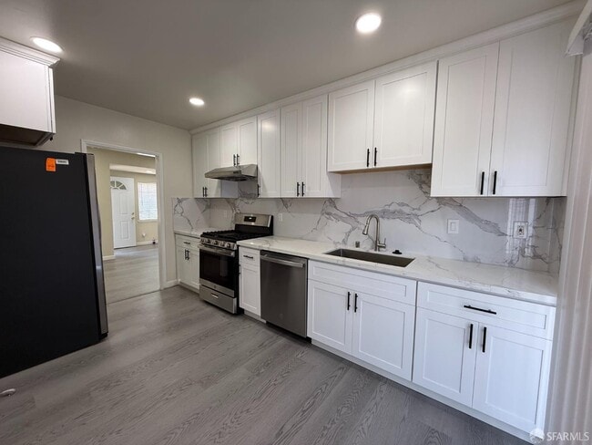 Building Photo - 25696 Lander Ave
