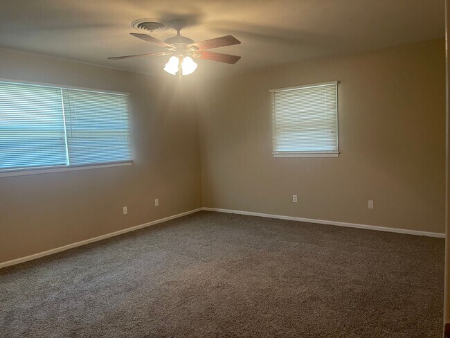 Building Photo - Wonderful House