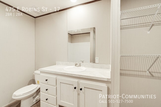 Building Photo - 475 E Robins St