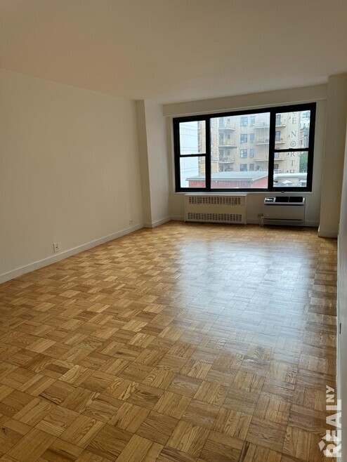 Building Photo - 145 4th Ave