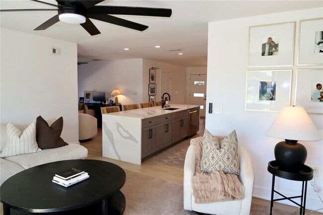 Building Photo - 9484 Treasure Ln NE