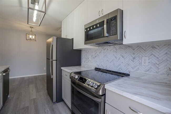 Building Photo - 3279 N Corrine Dr