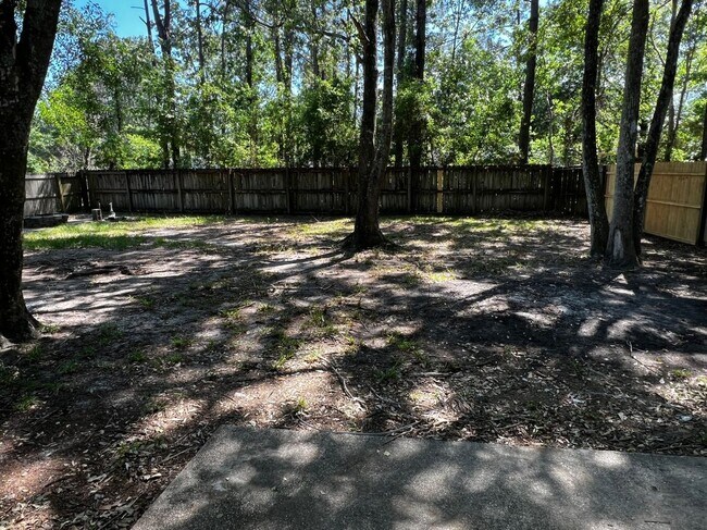 Building Photo - 105 Baytree Ct