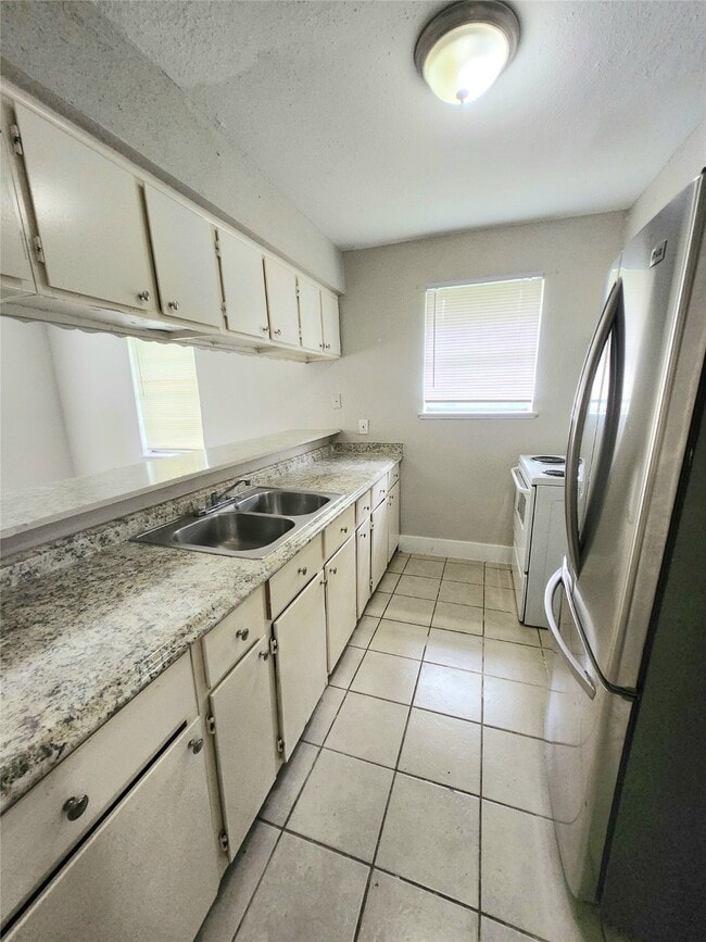 Building Photo - 9110 Kentshire Dr